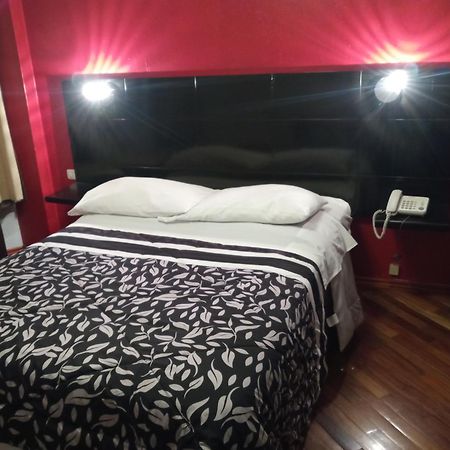 Hostal Capri Кито Екстериор снимка