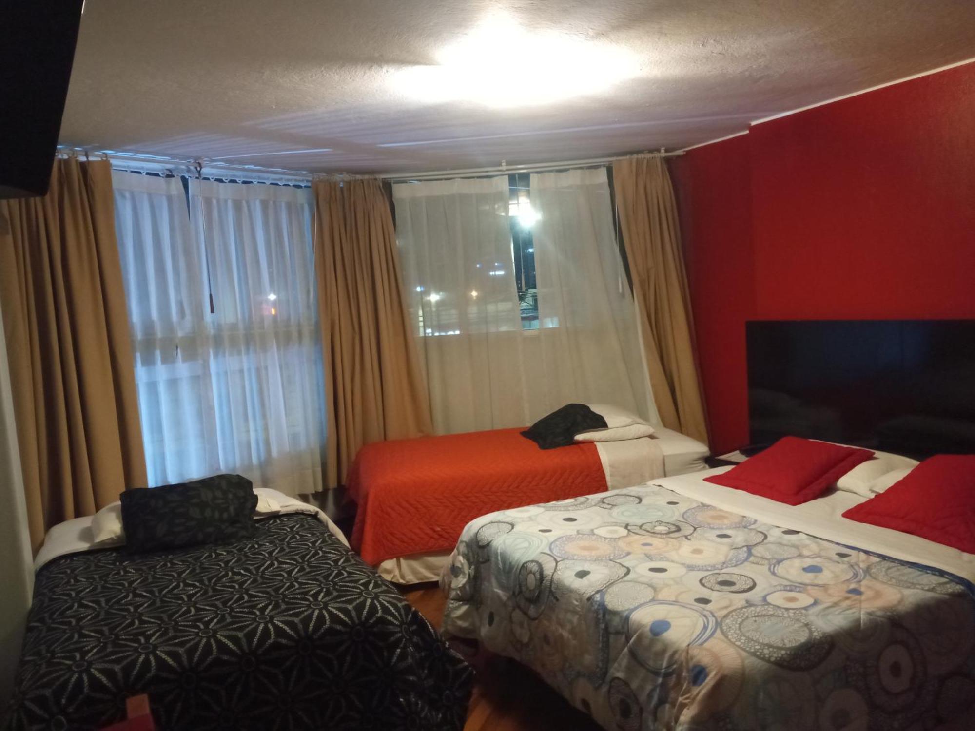Hostal Capri Кито Екстериор снимка