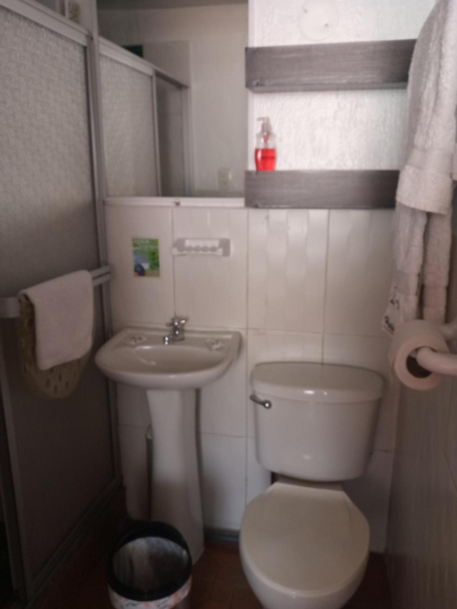 Hostal Capri Кито Екстериор снимка