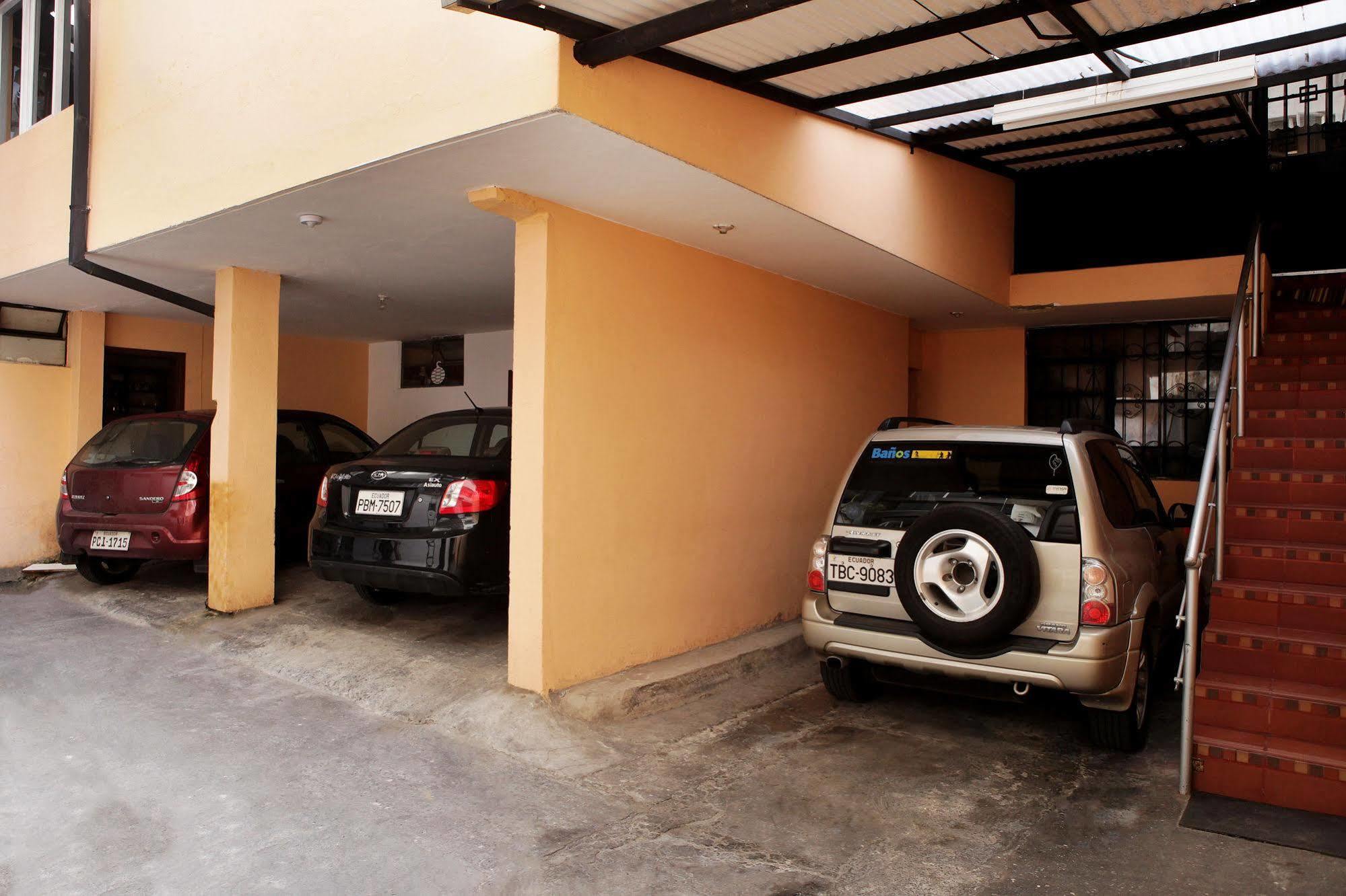 Hostal Capri Кито Екстериор снимка