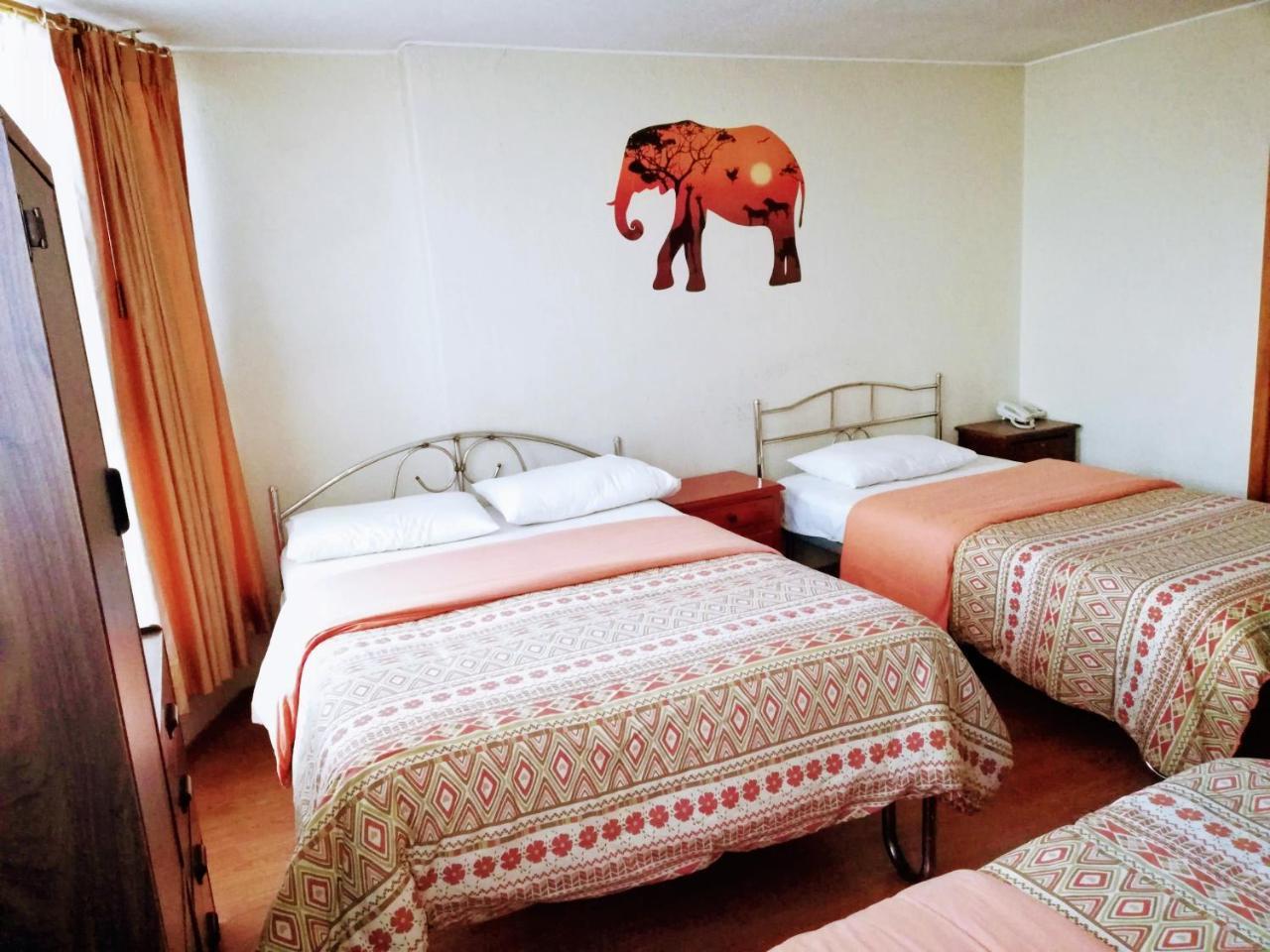 Hostal Capri Кито Екстериор снимка