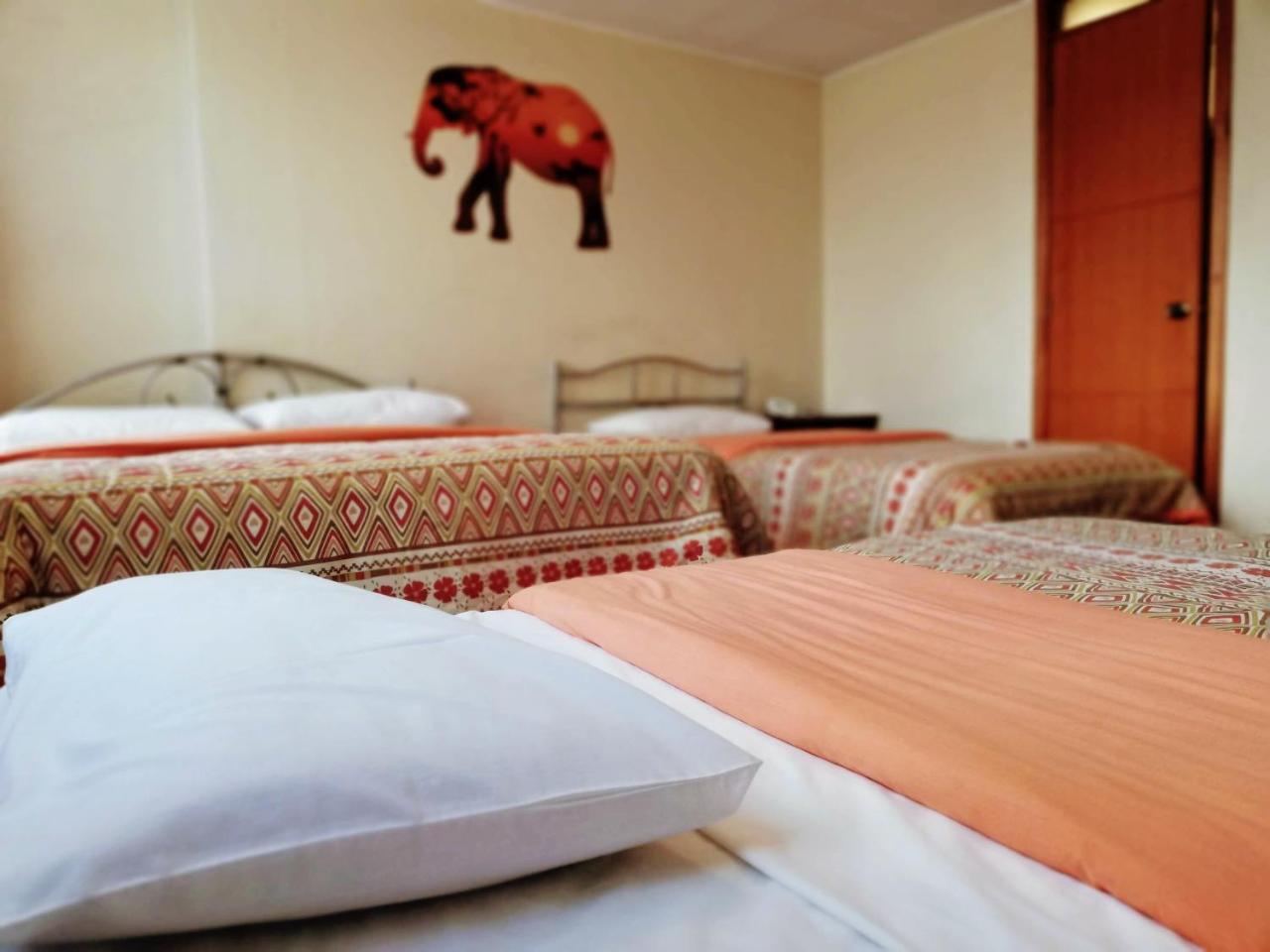Hostal Capri Кито Екстериор снимка
